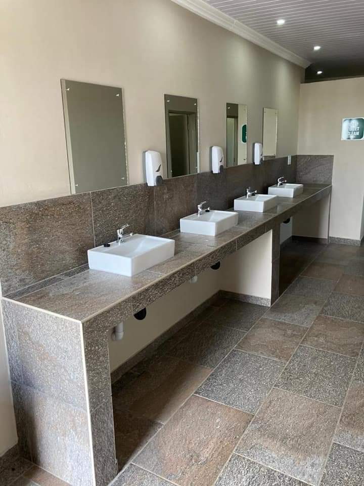 7 Bedroom Property for Sale in Oranjeville Free State